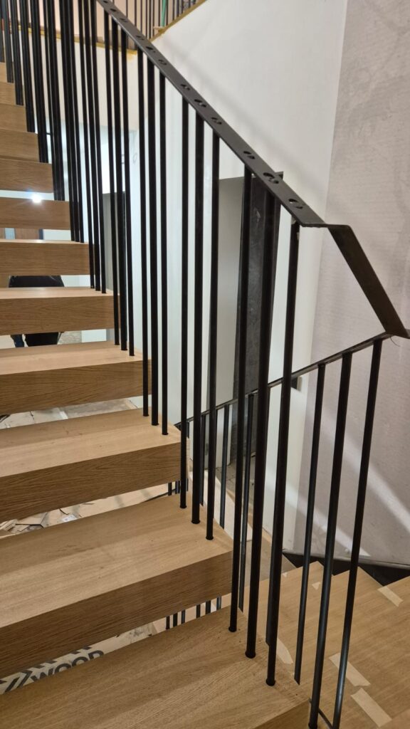 Onoserv Constructii metalice brasov balustrade porti metalice mobilier handmade mobilier urban tabla corten (17)