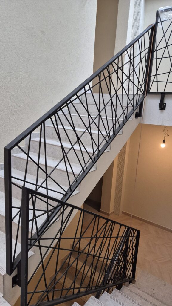 Onoserv Constructii metalice brasov balustrade porti metalice mobilier handmade mobilier urban tabla corten (6)