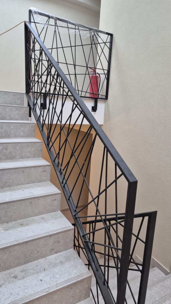 Onoserv Constructii metalice brasov balustrade porti metalice mobilier handmade mobilier urban tabla corten (7)